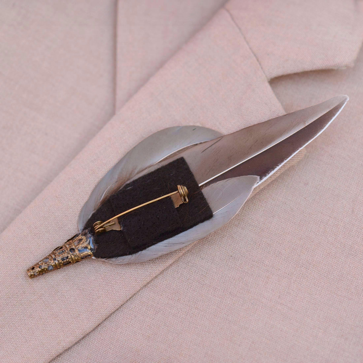 Green Duck Feather Lapel Pin / Hat Pin No.339