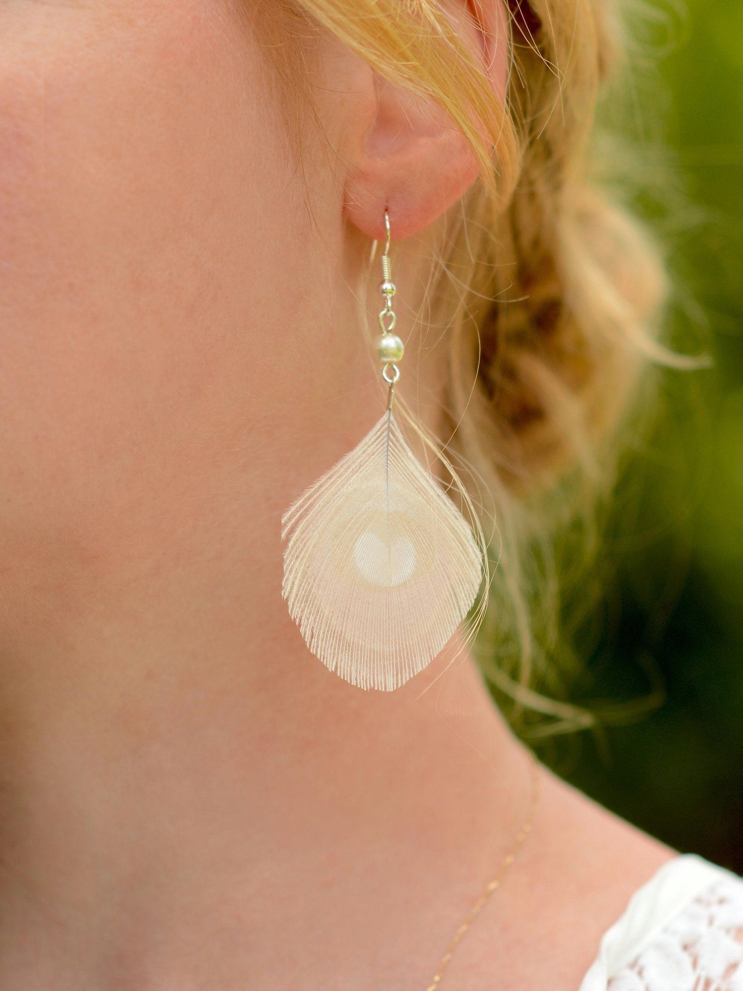 Hera - Pearl and Off- White Peacock Eye Feather Earrings