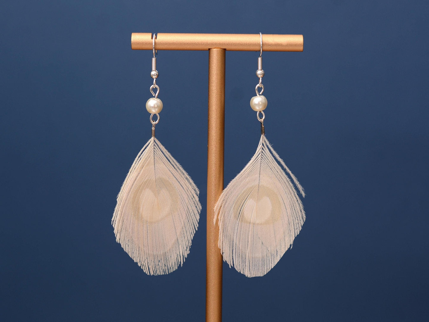 Hera - Pearl and Off- White Peacock Eye Feather Earrings