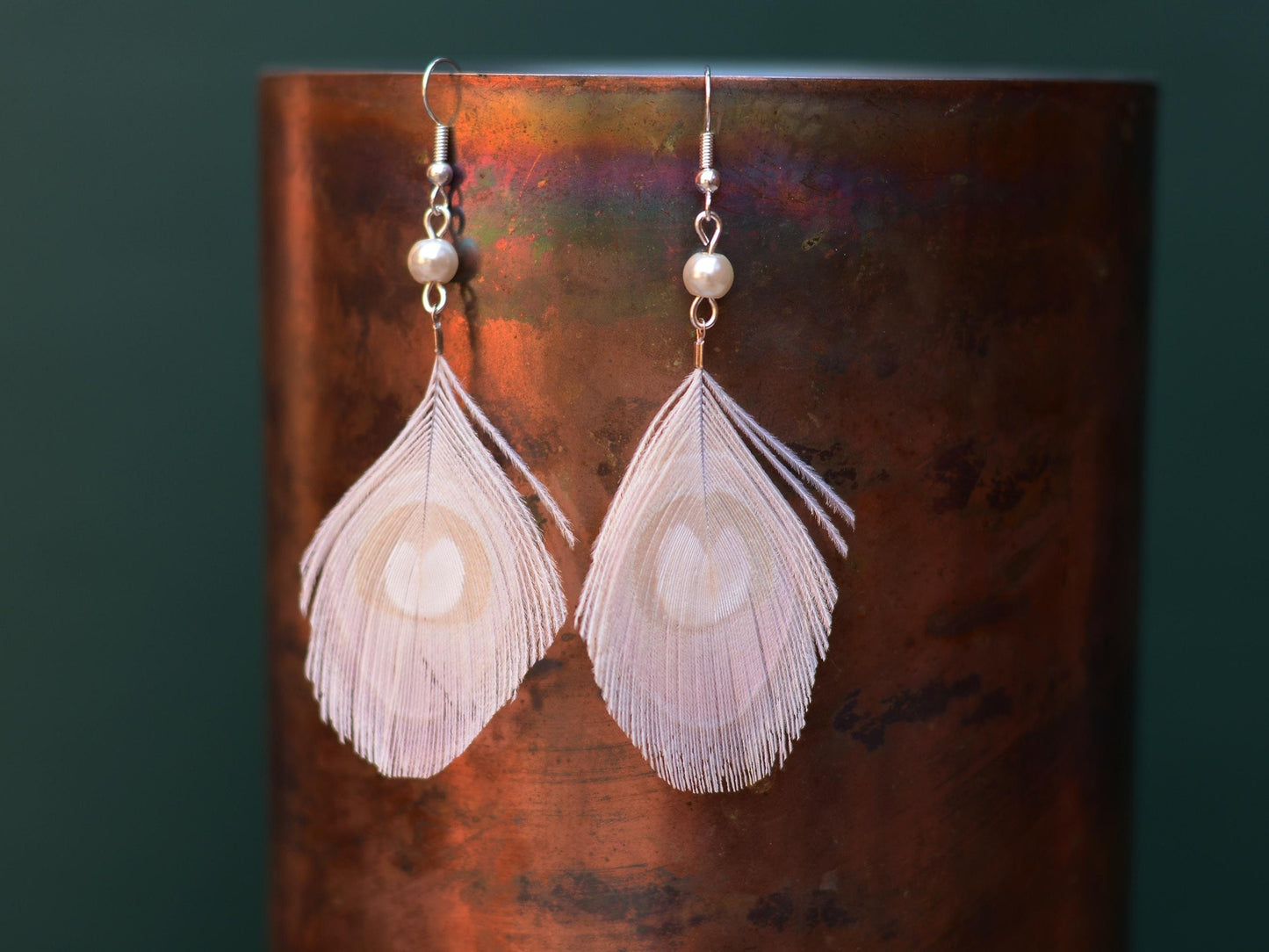 Hera - Pearl and Off- White Peacock Eye Feather Earrings