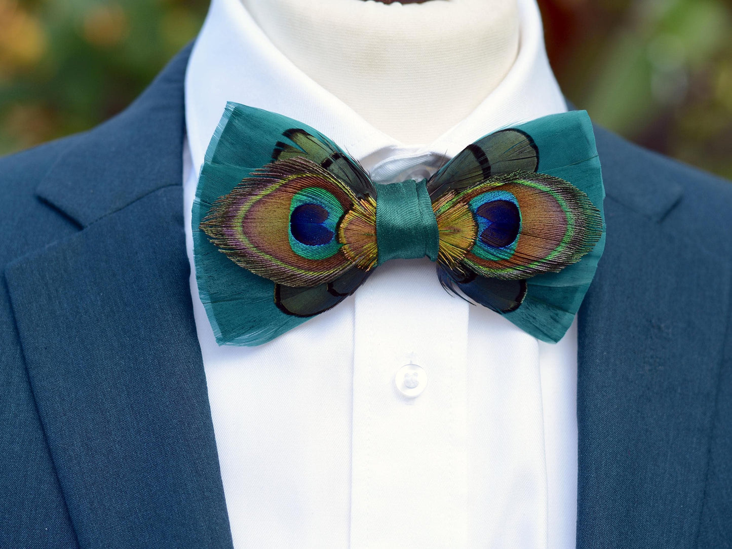 Green Peacock Eye Feather Bow Tie | Green Bow Tie | BowTie | Peacock Bow Tie | Groom Outfit | Feather Neck Tie | Mens Gift | Black Tie