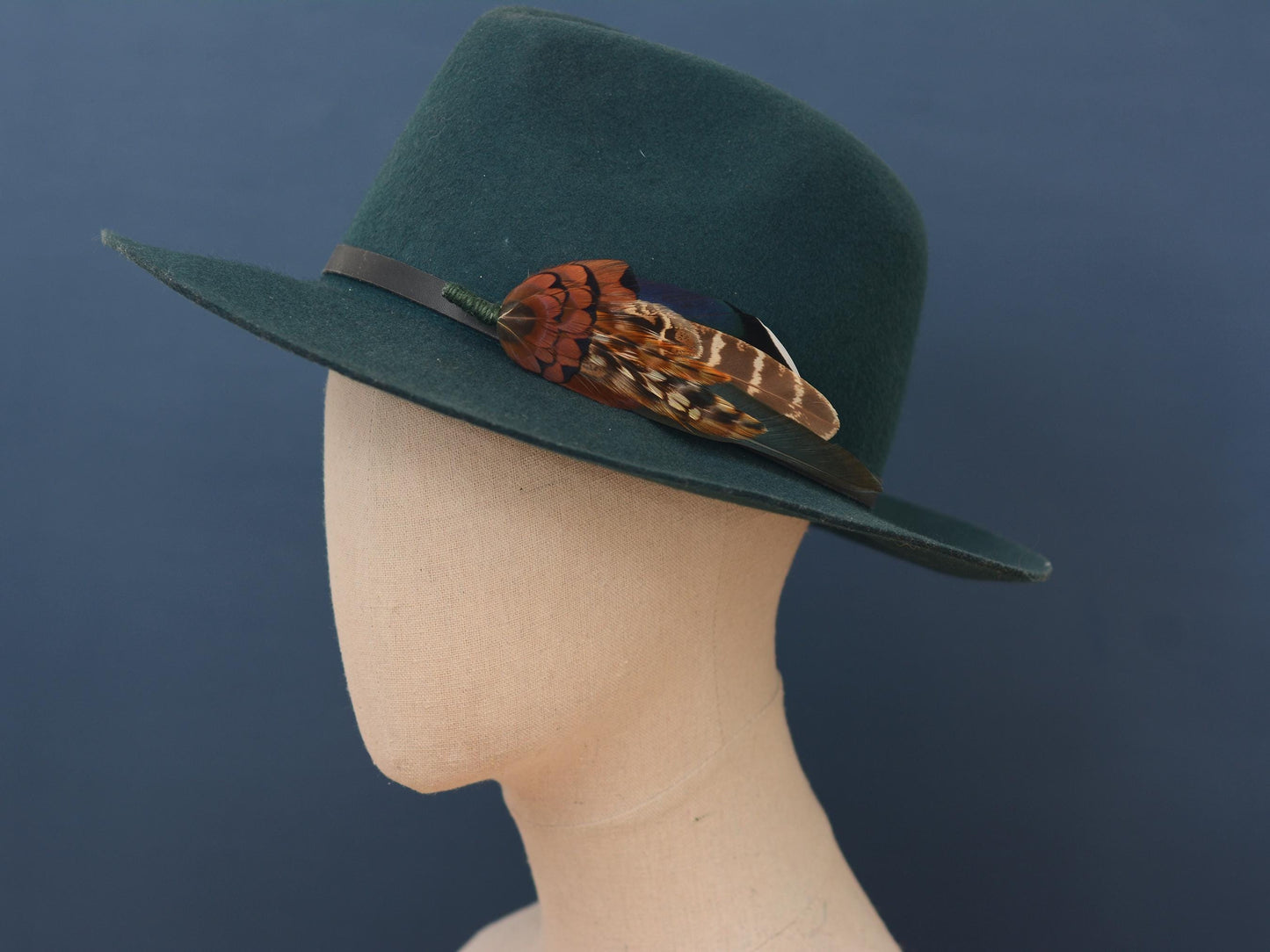 Pheasant & Duck Feather Lapel Brooch / Hat Pin in Bottle Green | Pheasant Feather Boutonniere | Pheasant Feather Lapel Pin | Feather Corsage