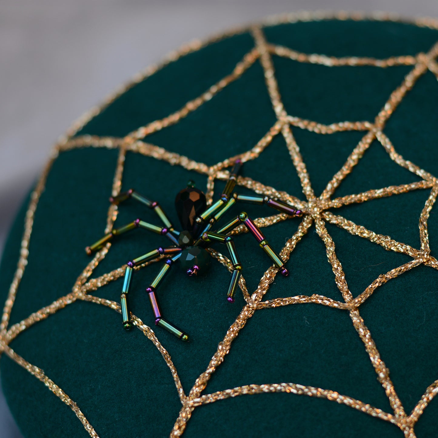 Charlotte - Green Wool Beret wit Gold Spider Web Embroidery