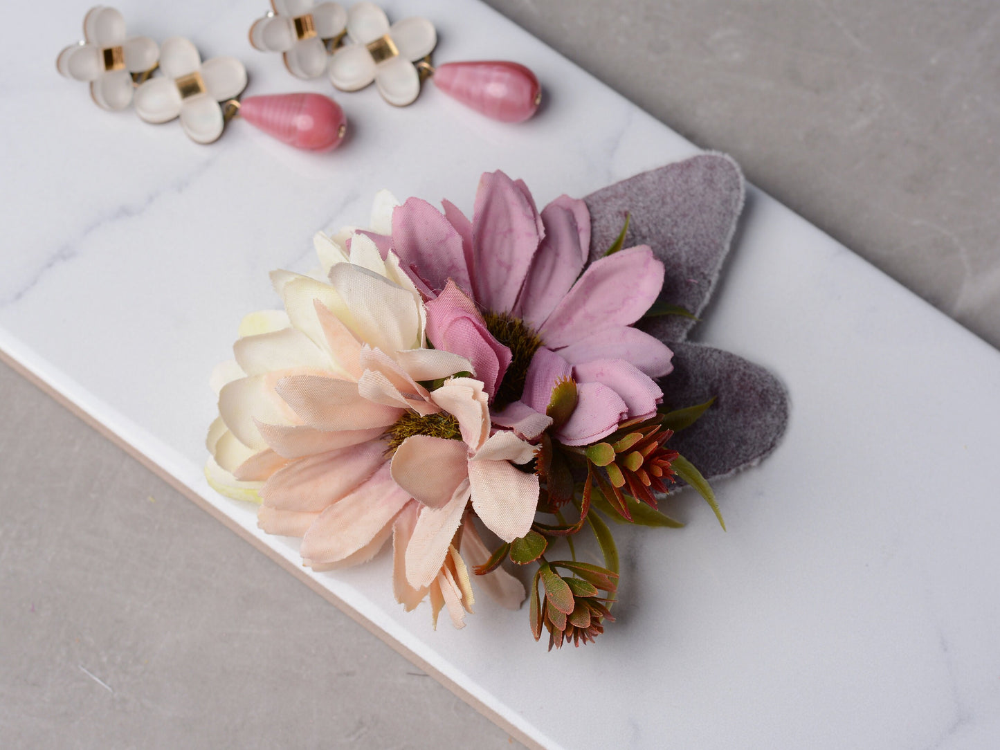 Daisy Flower Hair Clip in Pink and Ivory | Silk Flower Hair Clip | Bridal Hair Clip | Bridesmaids Hair Clip | Floral Headpiece | Flower Girl