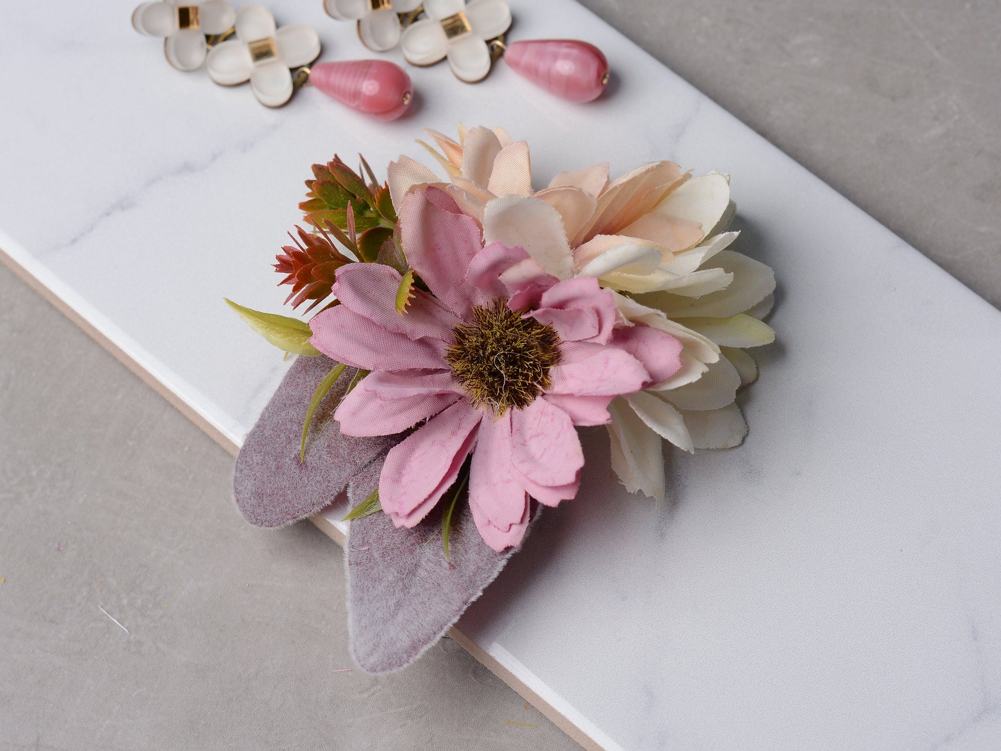 Daisy Flower Hair Clip in Pink and Ivory | Silk Flower Hair Clip | Bridal Hair Clip | Bridesmaids Hair Clip | Floral Headpiece | Flower Girl