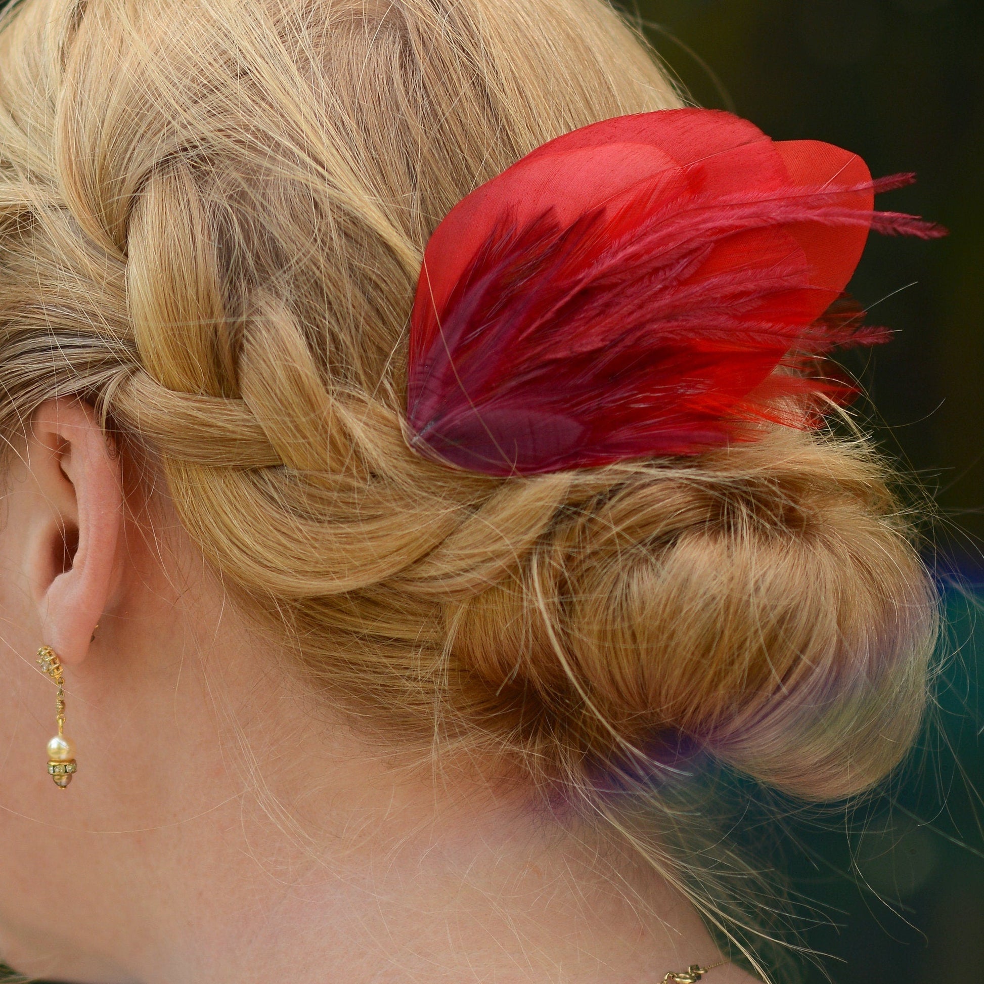 Red and Crimson Feather Hair Clip | Red Feather Fascinator | Red Feather Headpiece | Red Fascinator | Wedding Fascinator | Bridal Headpiece