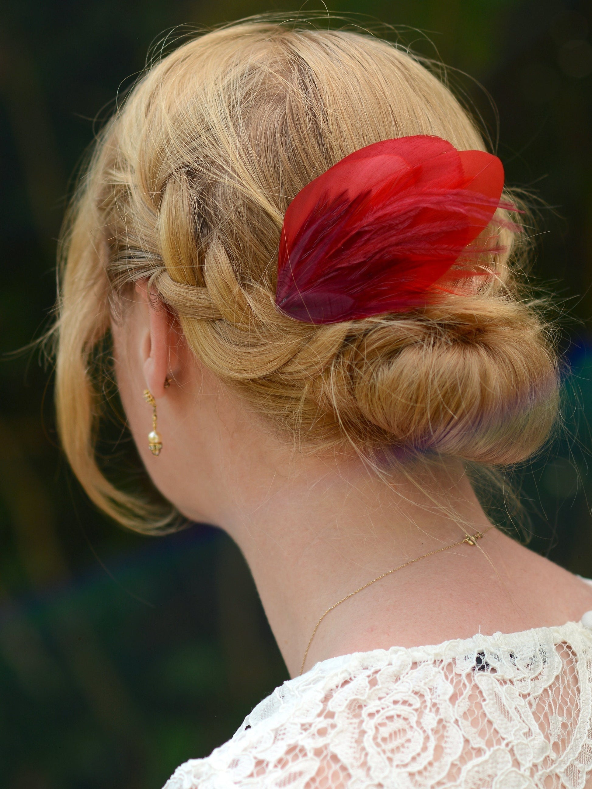 Red and Crimson Feather Hair Clip | Red Feather Fascinator | Red Feather Headpiece | Red Fascinator | Wedding Fascinator | Bridal Headpiece