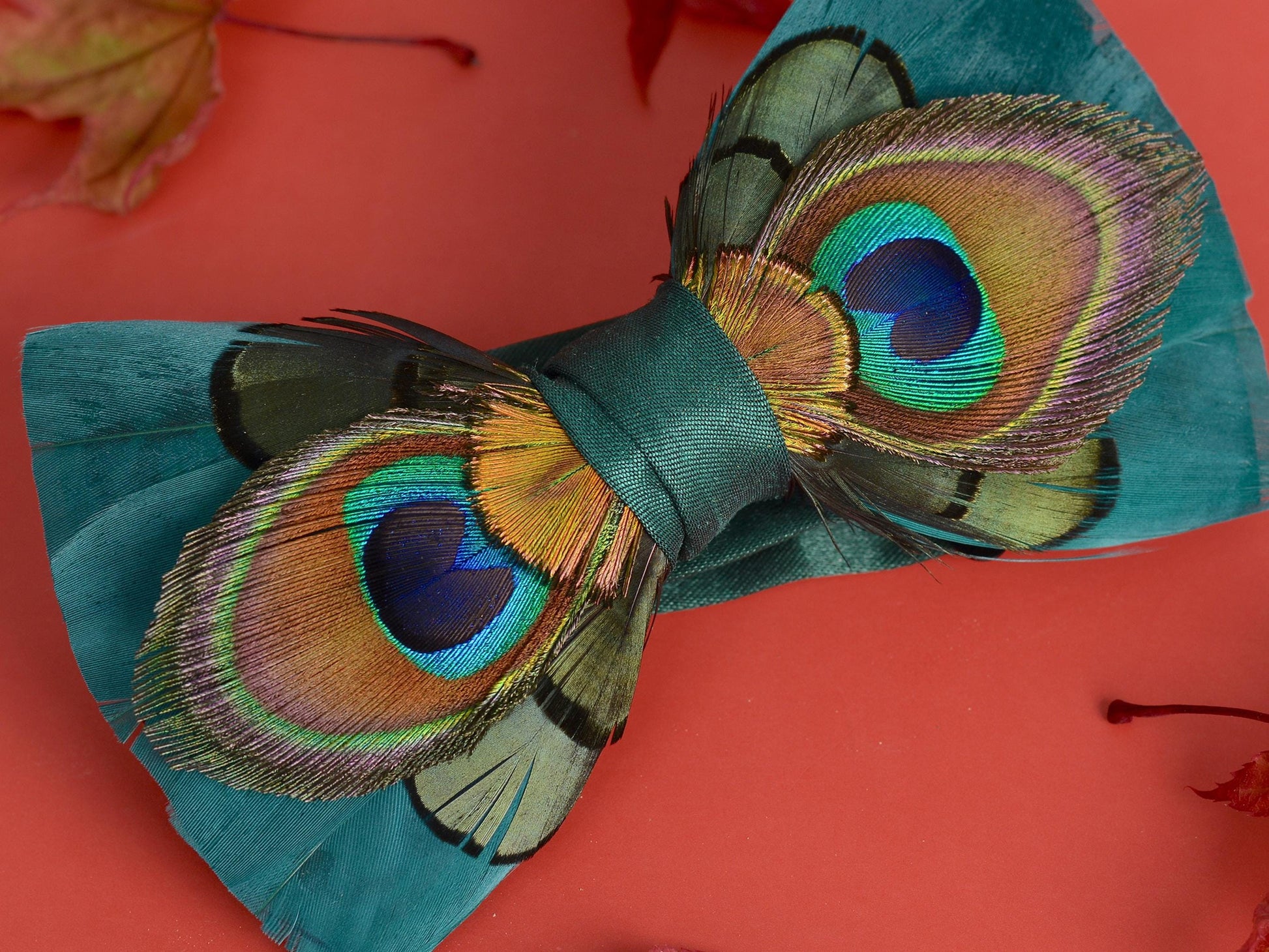 Green Peacock Eye Feather Bow Tie | Green Bow Tie | BowTie | Peacock Bow Tie | Groom Outfit | Feather Neck Tie | Mens Gift | Black Tie