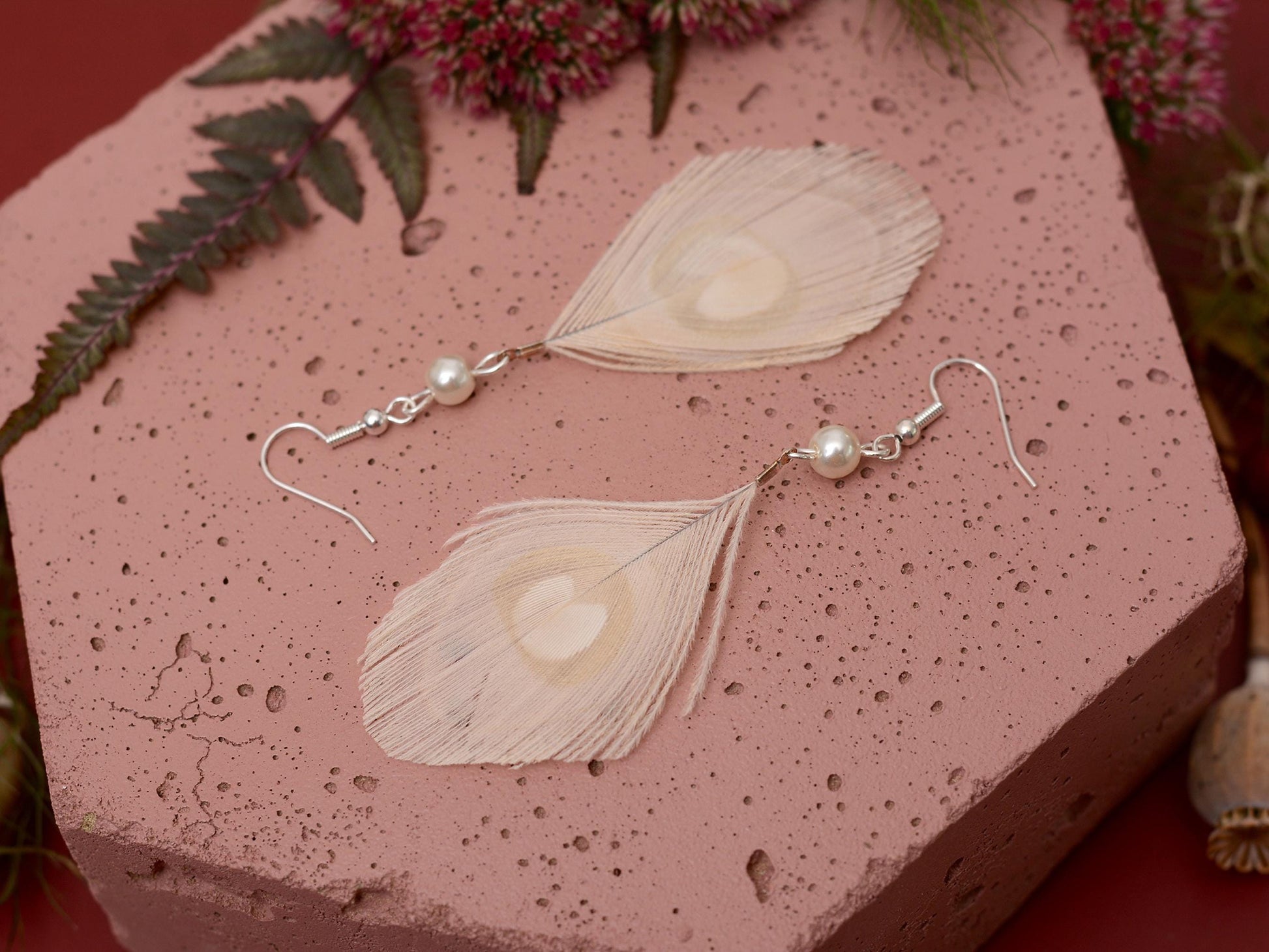Hera - Pearl and Off- White Peacock Eye Feather Earrings