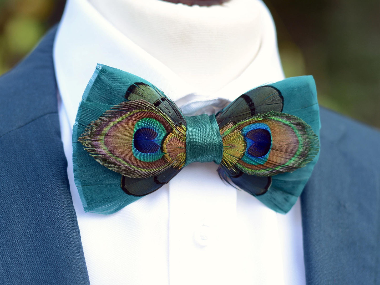 Green Peacock Eye Feather Bow Tie | Green Bow Tie | BowTie | Peacock Bow Tie | Groom Outfit | Feather Neck Tie | Mens Gift | Black Tie