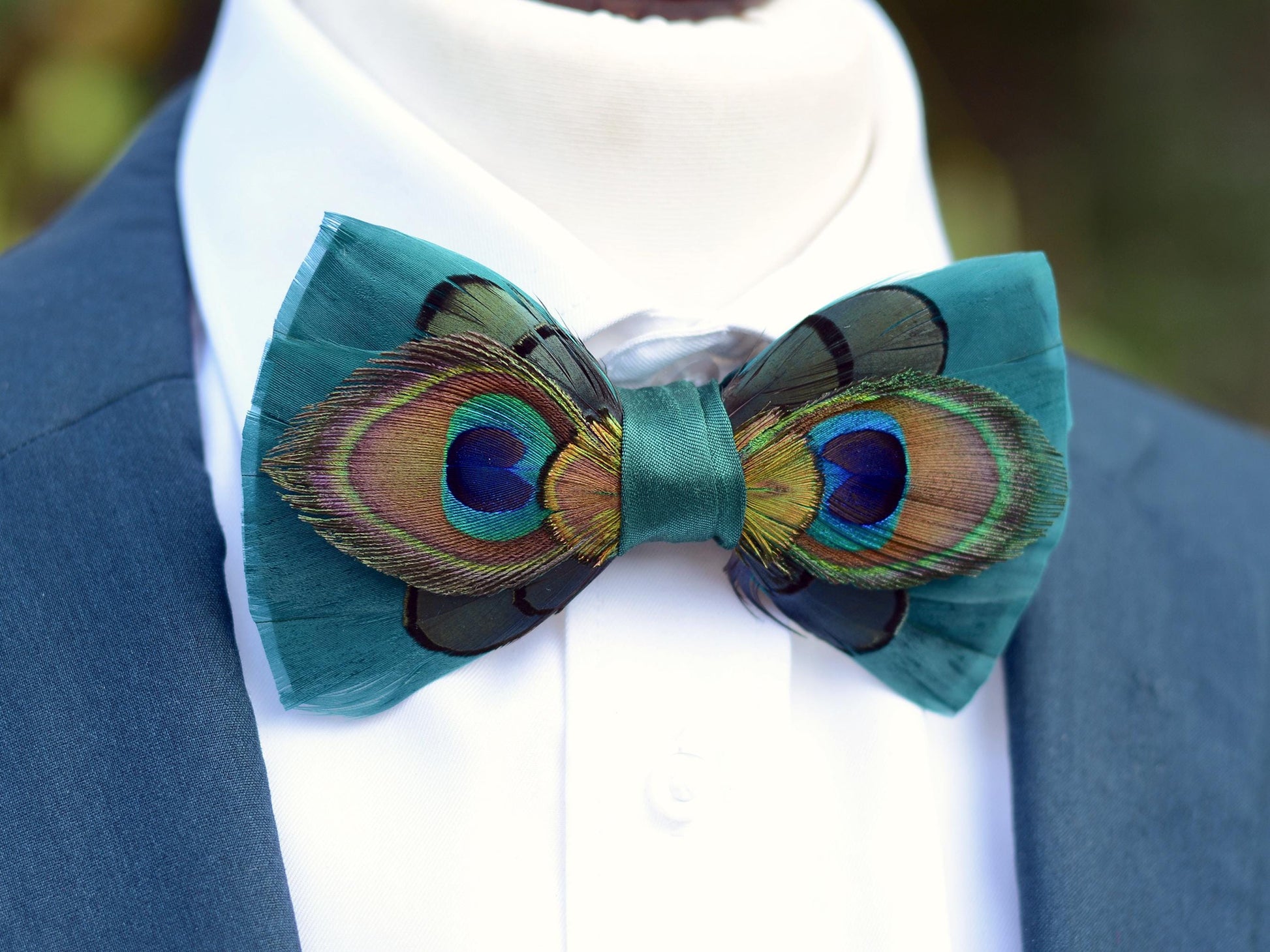 Green Peacock Eye Feather Bow Tie | Green Bow Tie | BowTie | Peacock Bow Tie | Groom Outfit | Feather Neck Tie | Mens Gift | Black Tie