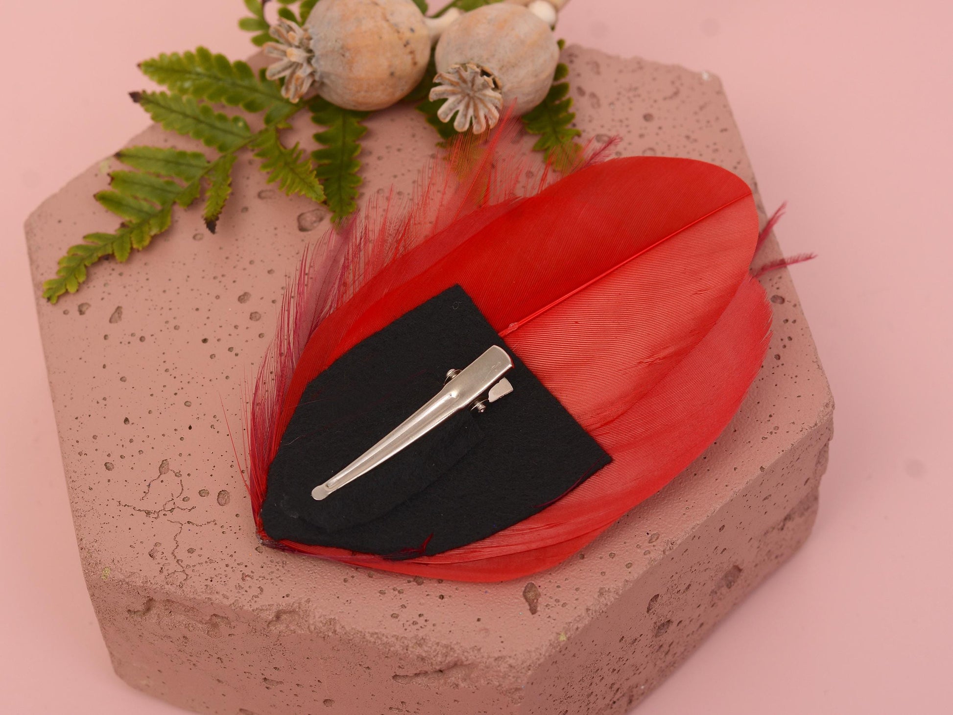 Red and Crimson Feather Hair Clip | Red Feather Fascinator | Red Feather Headpiece | Red Fascinator | Wedding Fascinator | Bridal Headpiece