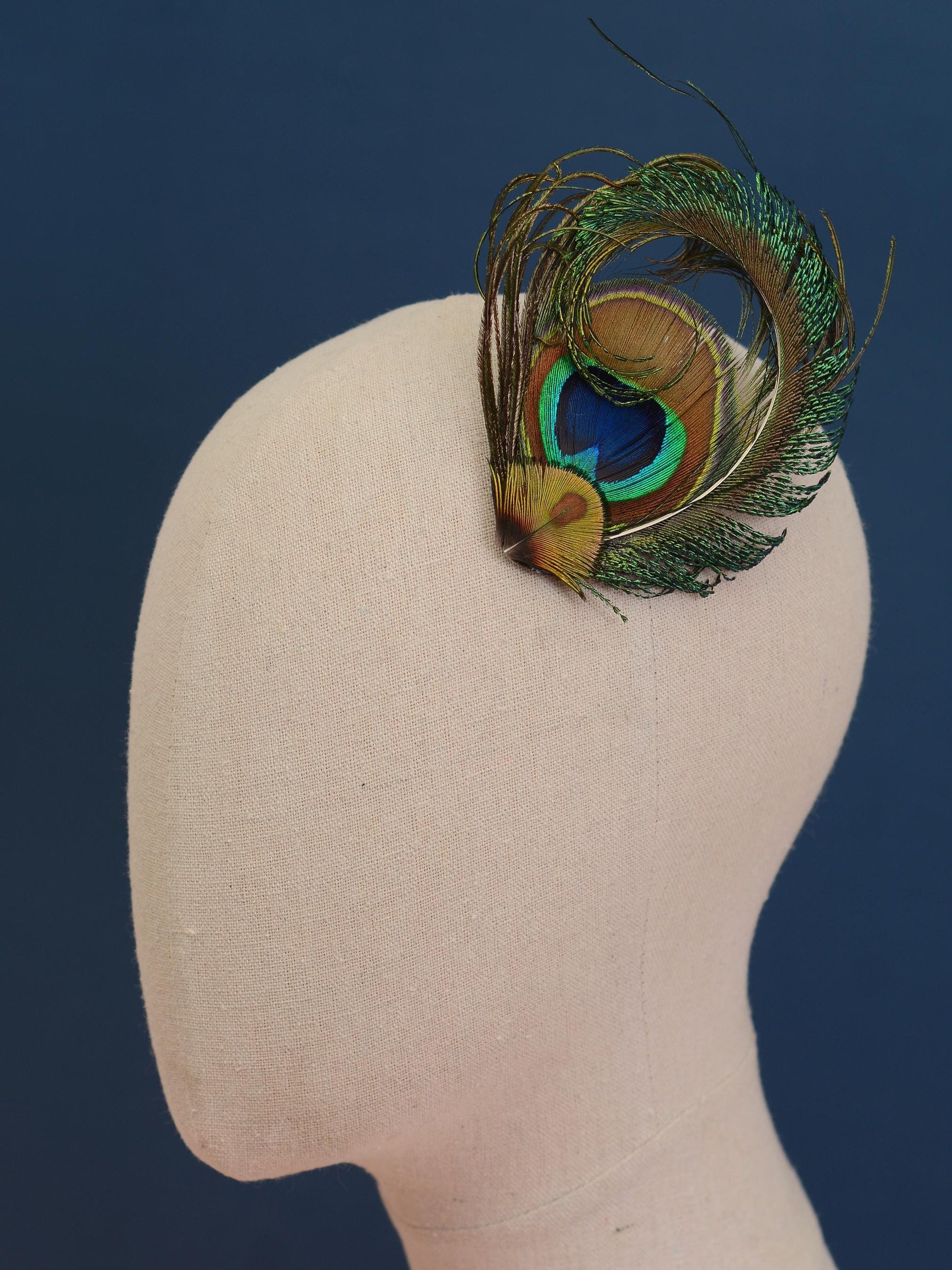 Peacock Feather Hair Clip | Peacock Feather Fascinator | Peacock Feather Headpiece | Wedding Fascinator | Green Feather Fascinator