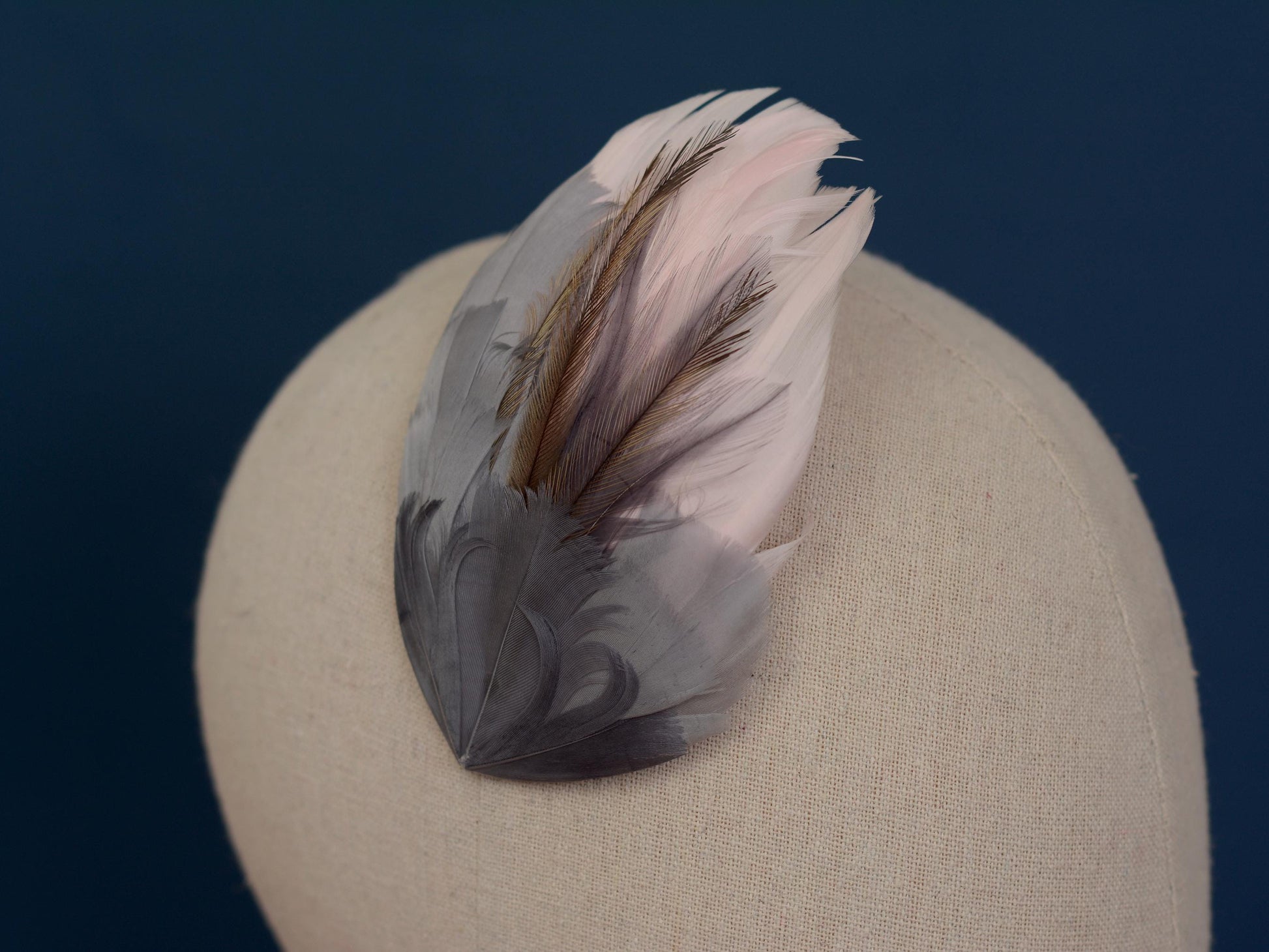 Feather Hair Clip in Silver Grey and Blush Pink | Feather Fascinator | Feather Headpiece | Wedding Fascinator | Bridal Headpiece