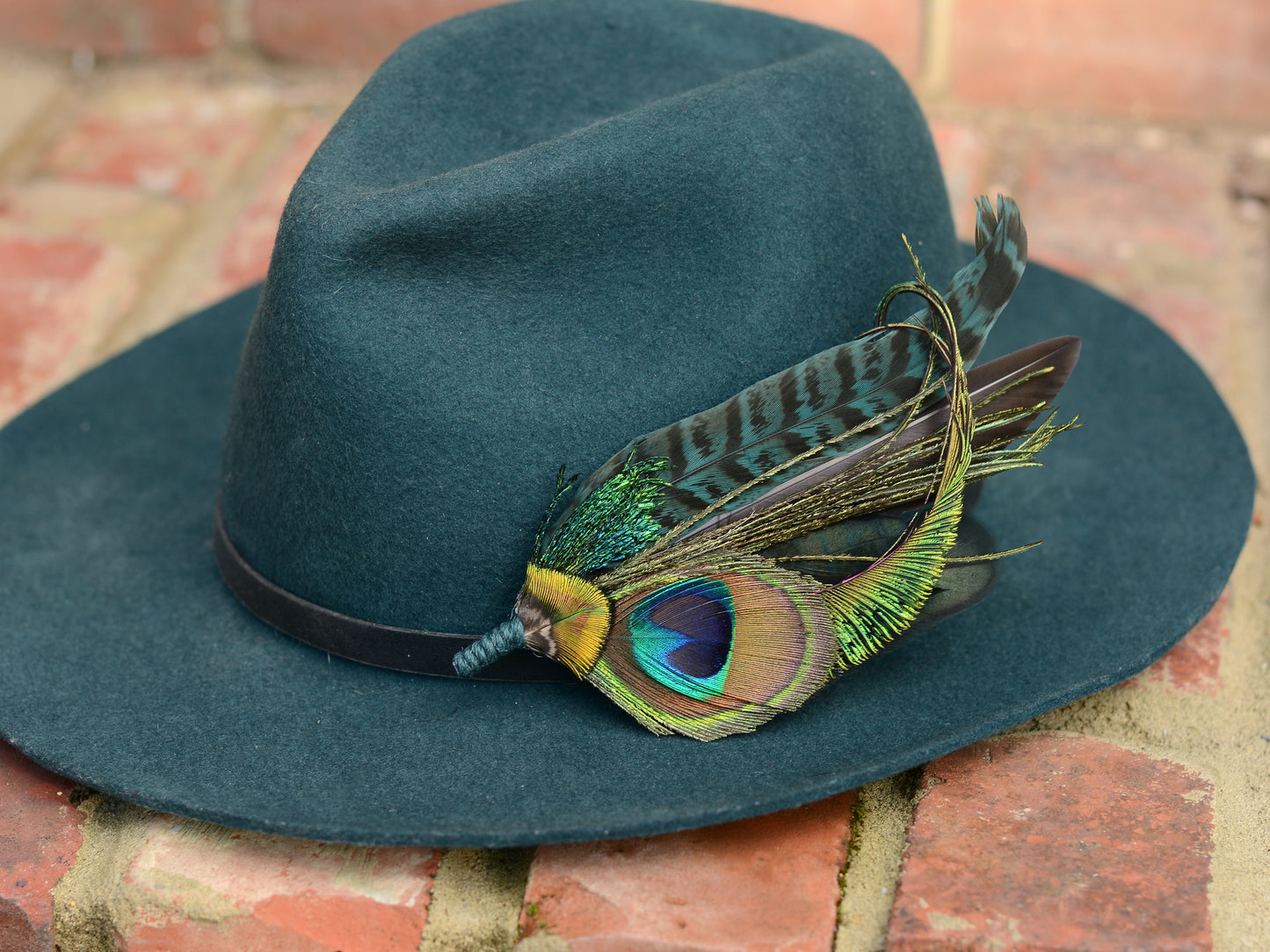 Large Teal Peacock Feather Lapel Pin No.007