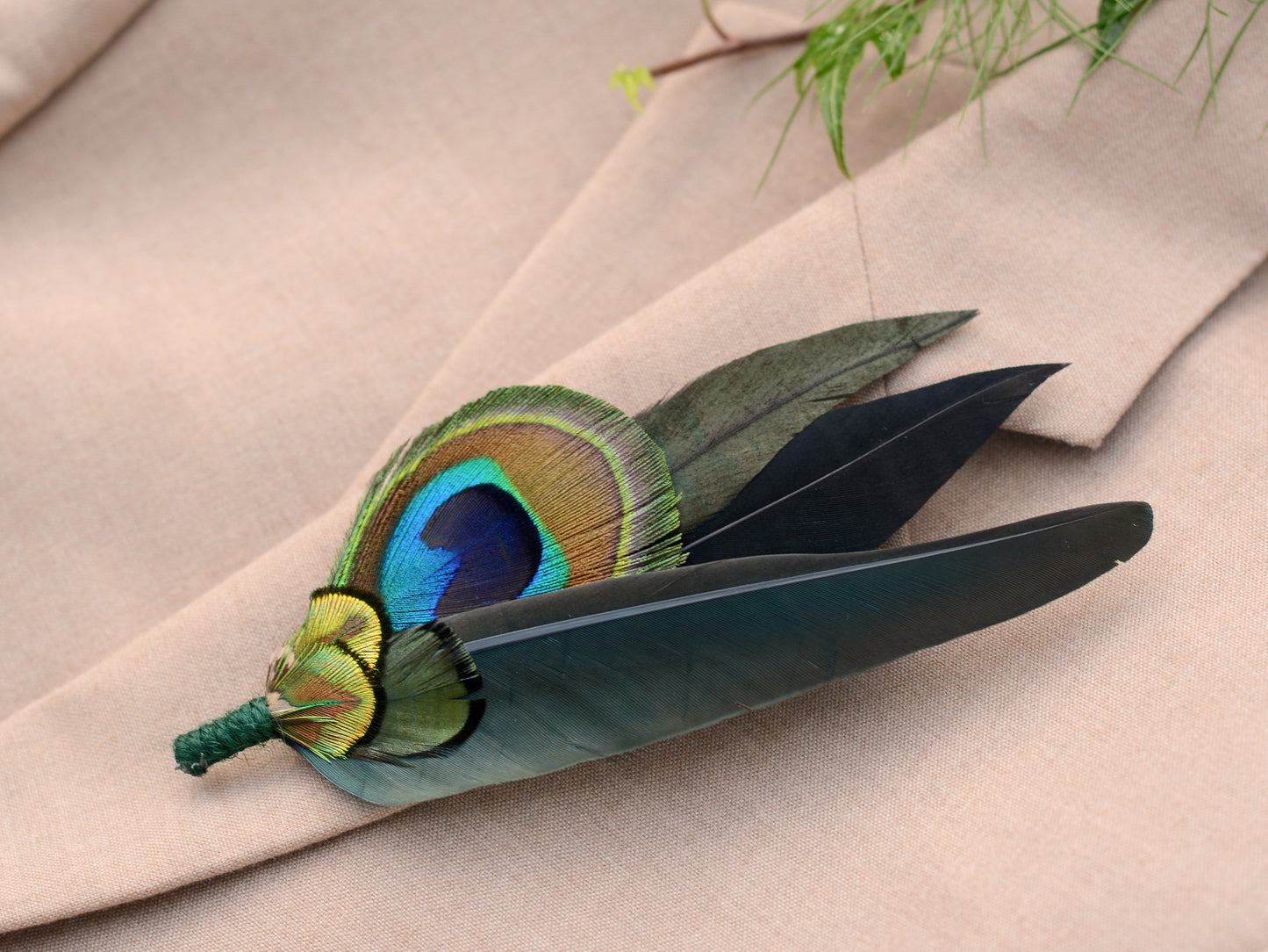 Green and Gold Peacock Feather Lapel Pin / Hat Pin No.022