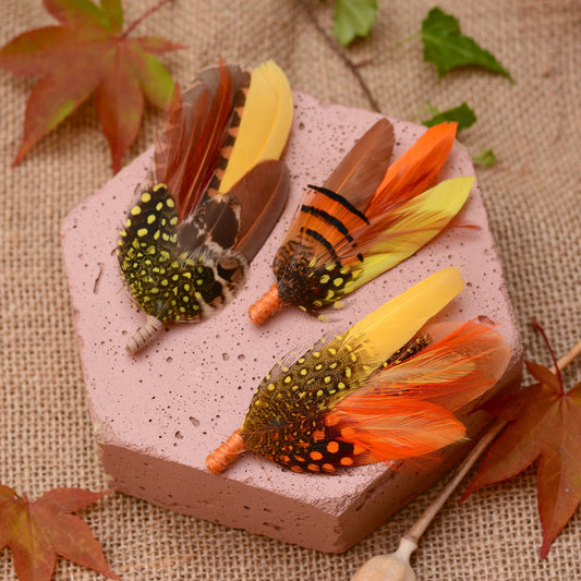 Feather Hat Pin / Broochs in Fall Colours Yellow and Burnt Orange