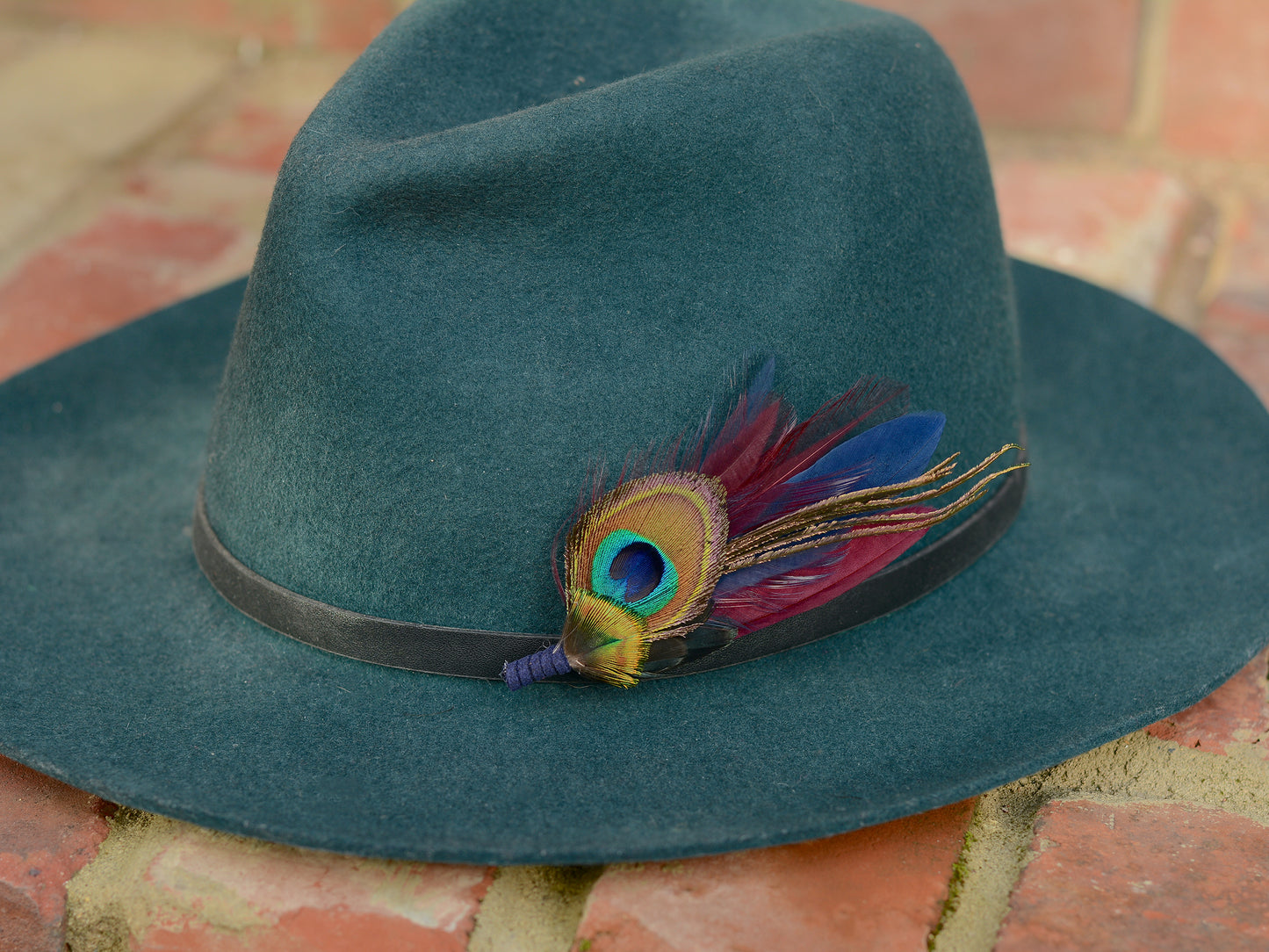 Peacock Eye Feather Boutonniere in Navy and Burgundy No.109