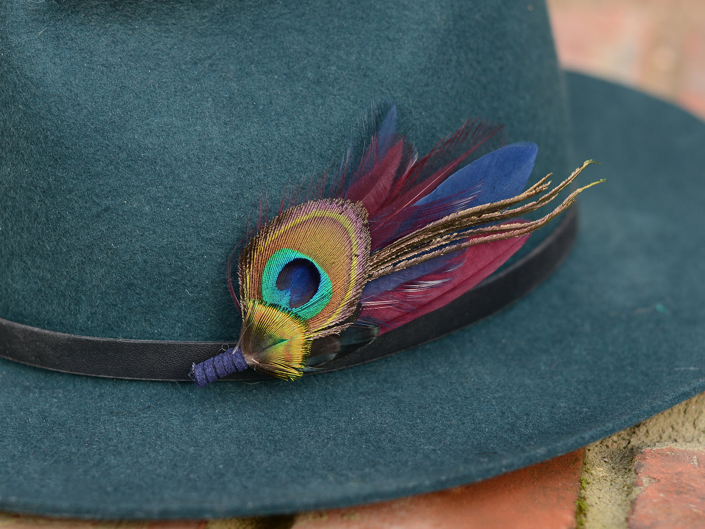 Peacock Eye Feather Boutonniere in Navy and Burgundy No.109