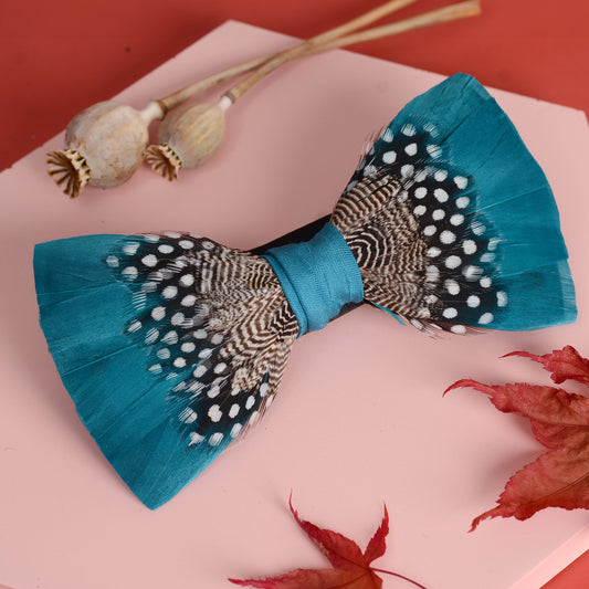 The Windsor Feather Bow Tie in Teal